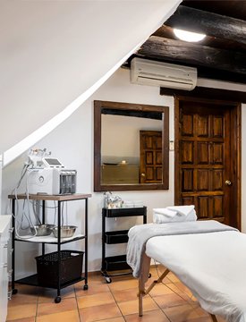 live-aesthetic-clinic-dr-zobia-mehmoods